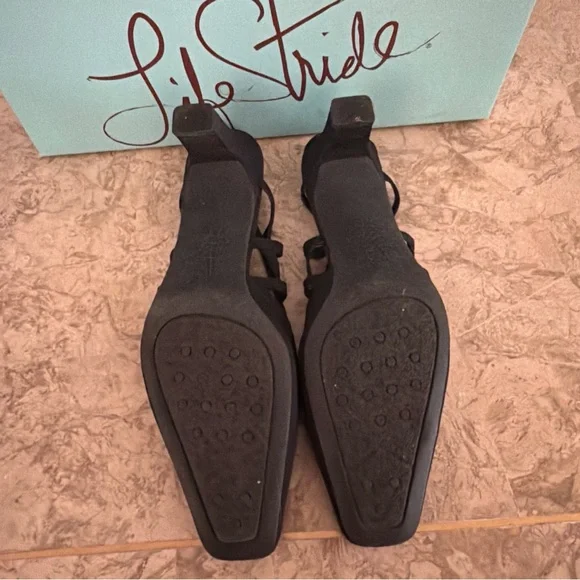 Black Slingback Pumps - Picture 5 of 6